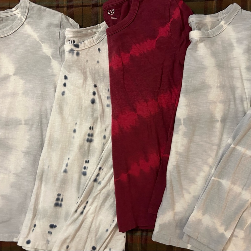 GAP women’s bundle long sleeve foreversoft tees